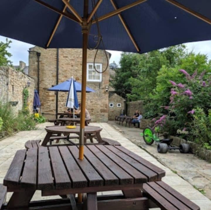 Coach And Horses Hotel Barnard Castle Exterior photo